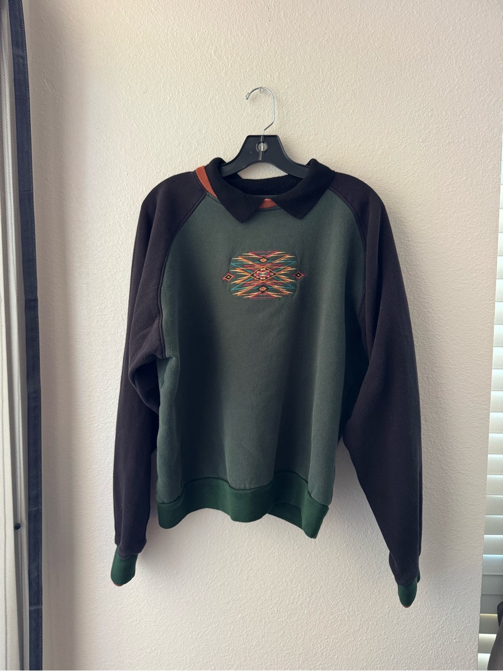 Vintage Green and Black Crewneck XL Geometric Design
